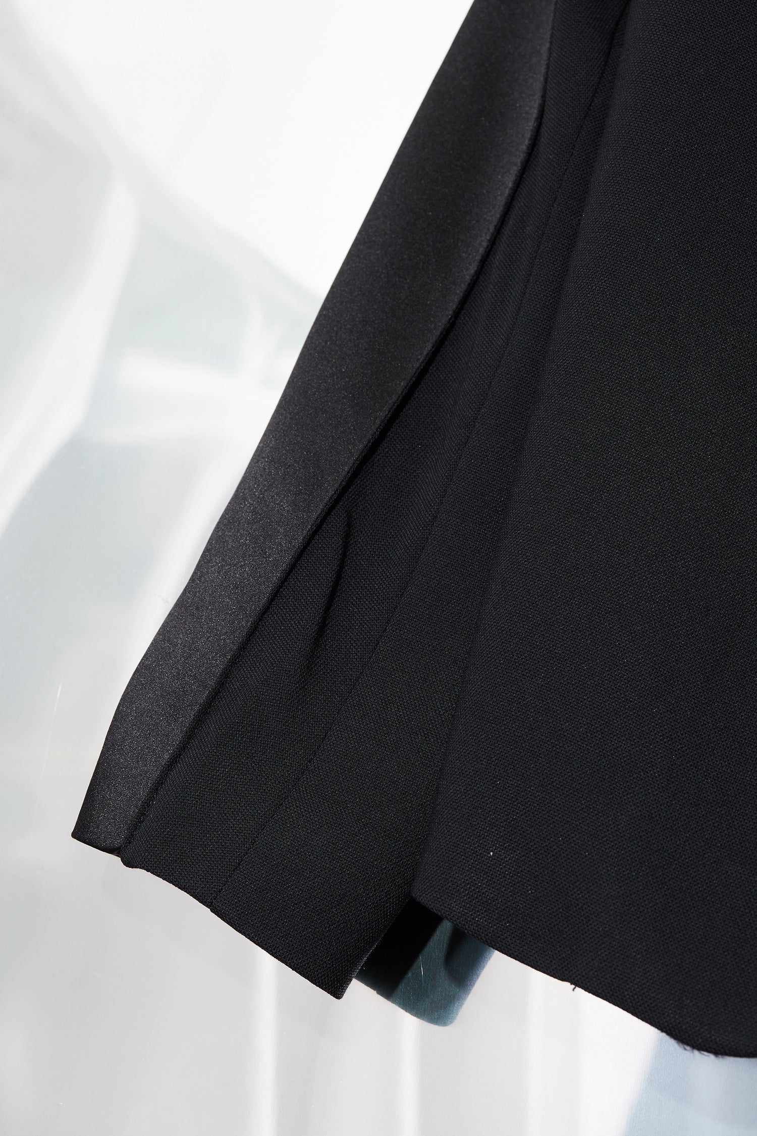 Collarless longline blazer