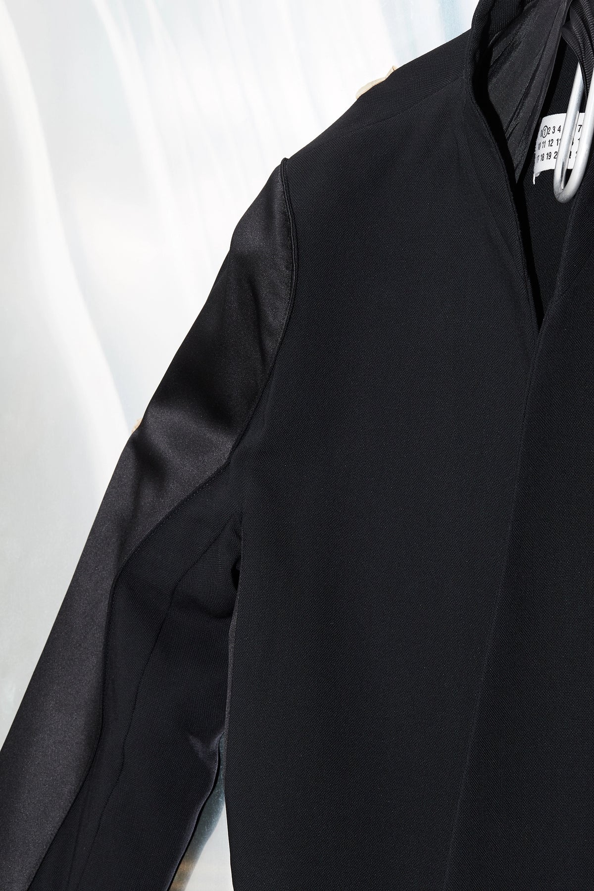 Collarless longline blazer