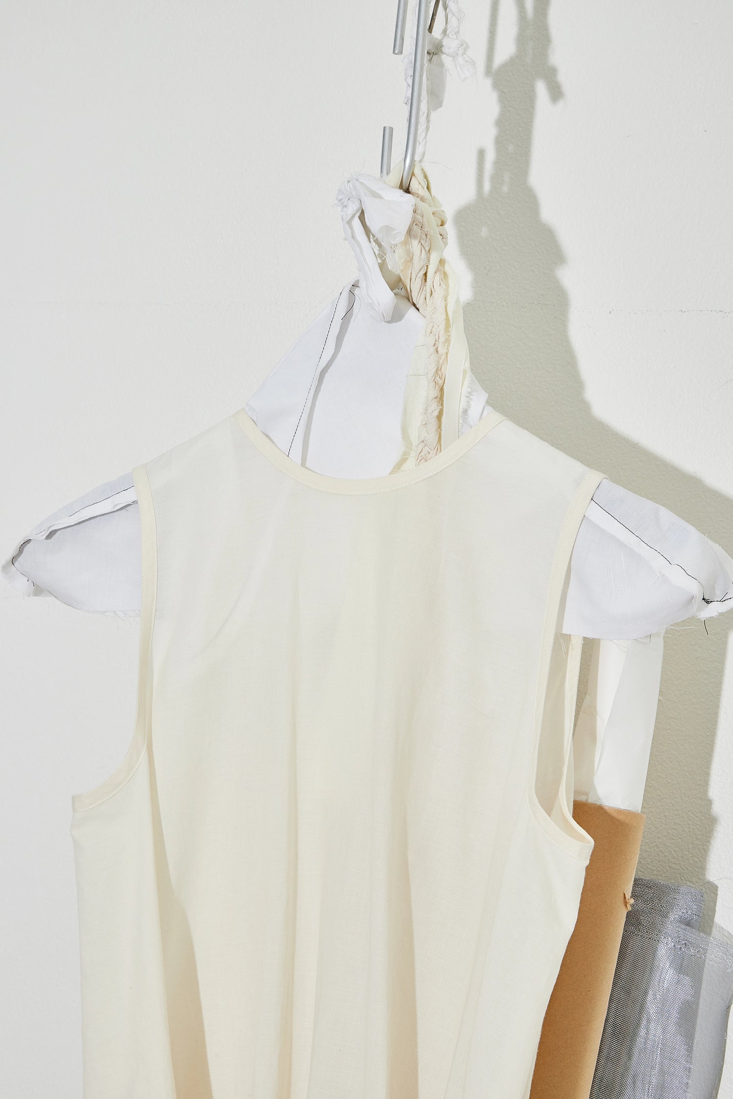 Dress With Sleeve Detail At Back Oat