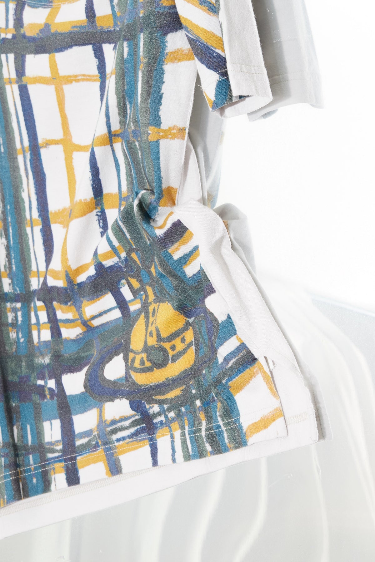 Scoop neck half sleeve t-shirt with engineered tartan print
