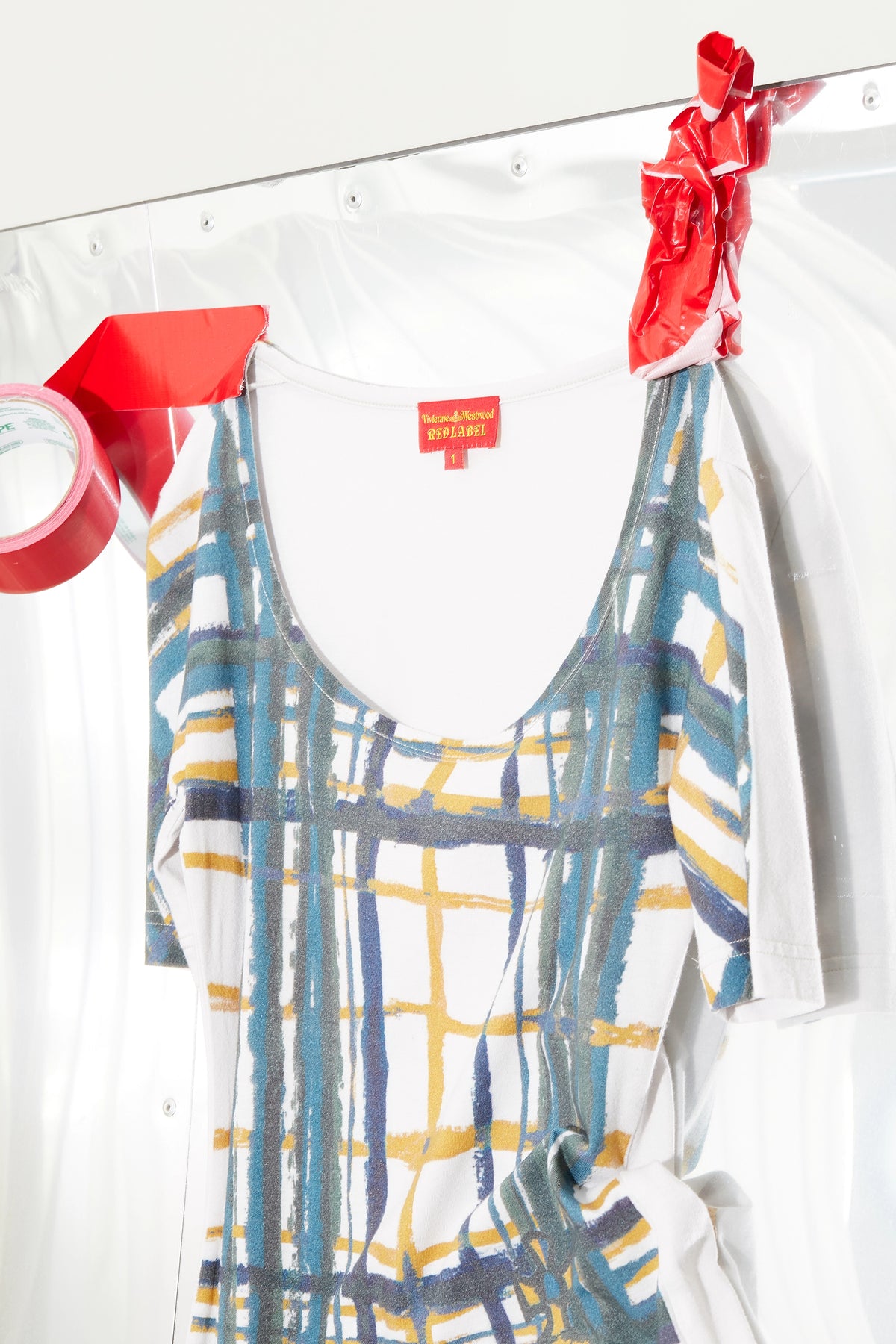 Scoop neck half sleeve t-shirt with engineered tartan print